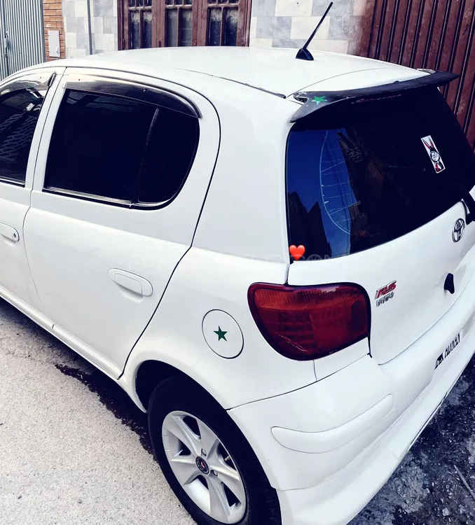Toyota Vitz 2004 for Sale in Peshawar Image-1