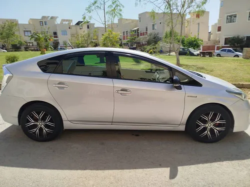 Toyota Prius S LED Edition 1.8 2015