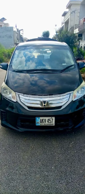 Honda Freed 2013 for Sale in Islamabad Image-1