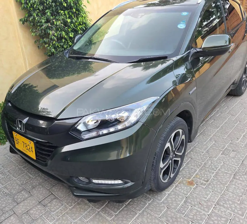 Honda Vezel 2014 for Sale in Karachi Image-1