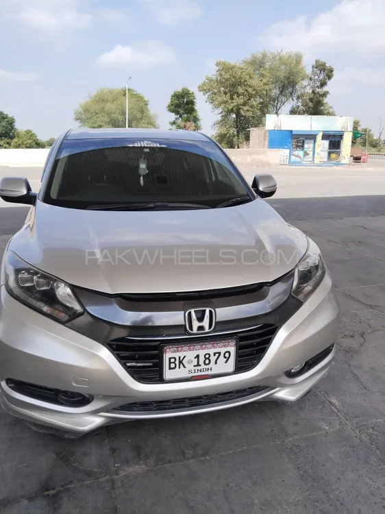 Honda Vezel 2014 for Sale in Khanewal Image-1