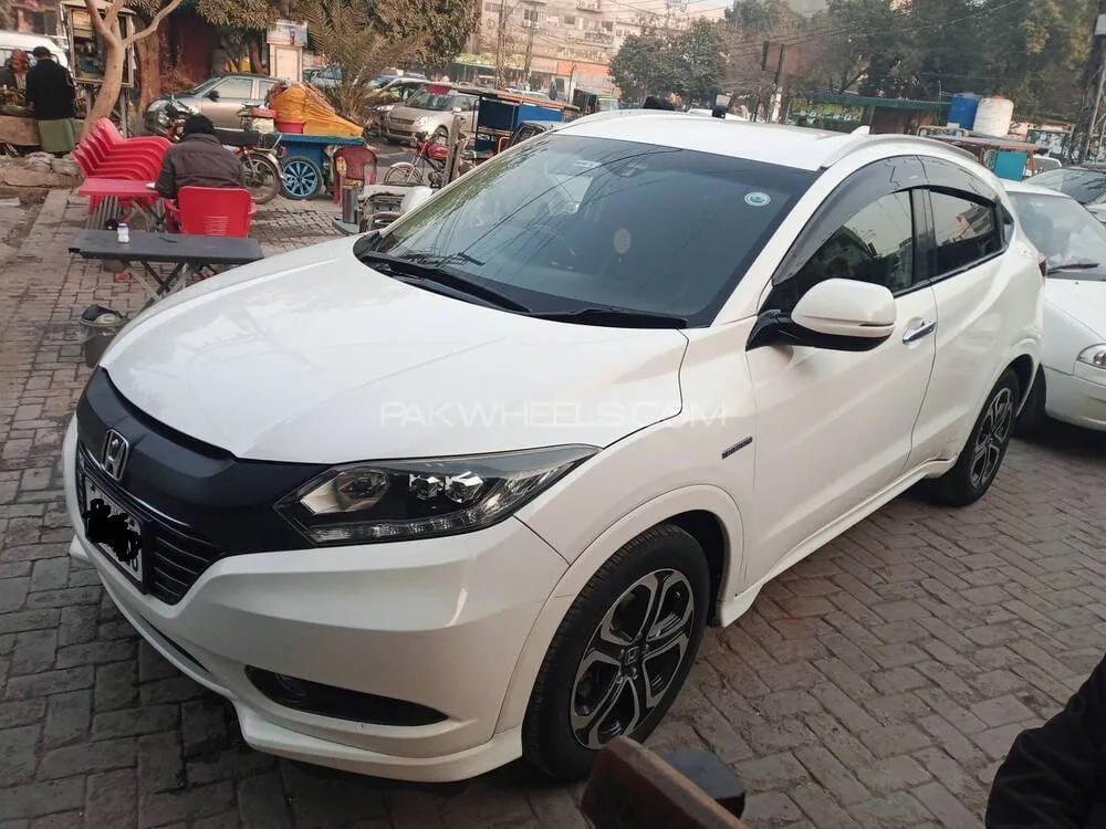 Honda Vezel 2014 for Sale in Islamabad Image-1