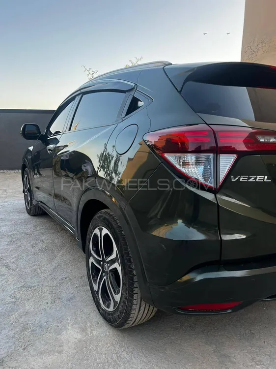 Honda Vezel 2014 for Sale in Rawalpindi Image-1