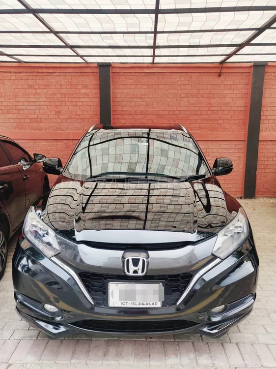 Honda Vezel 2016 for Sale in Peshawar Image-1