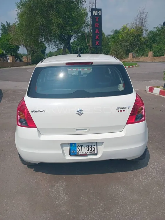 Suzuki Swift 2011 for Sale in Islamabad Image-1
