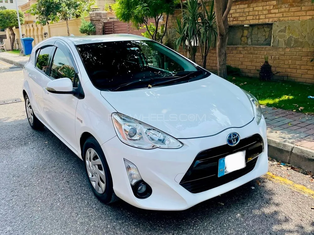 Toyota Aqua 2015 for Sale in Islamabad Image-1