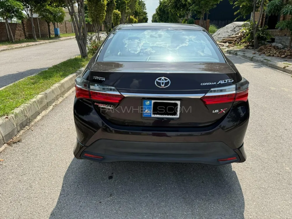 Toyota Corolla 2021 for Sale in Islamabad Image-1