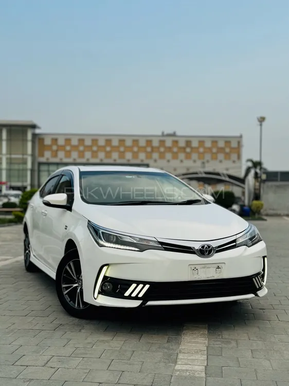 Toyota Corolla 2017 for Sale in Peshawar Image-1