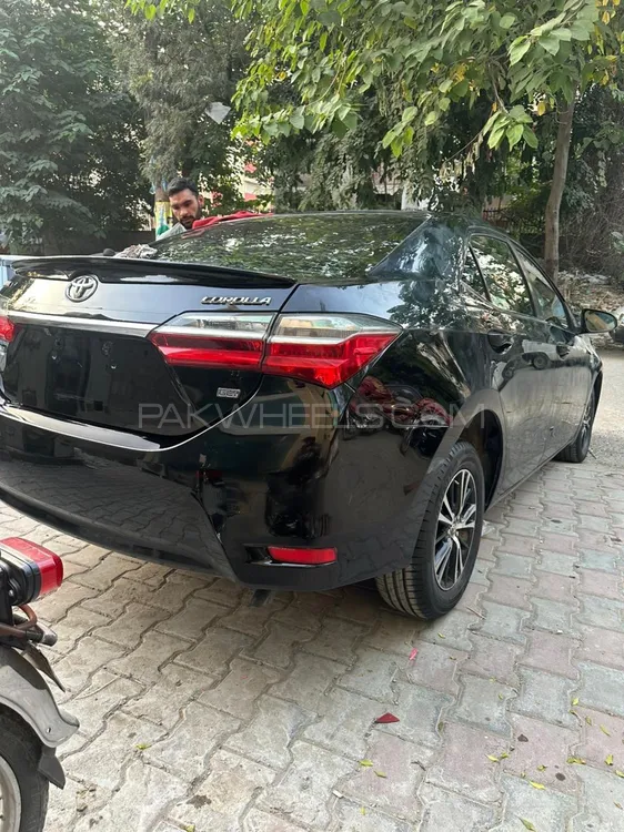 Toyota Corolla 2017 for Sale in Islamabad Image-1