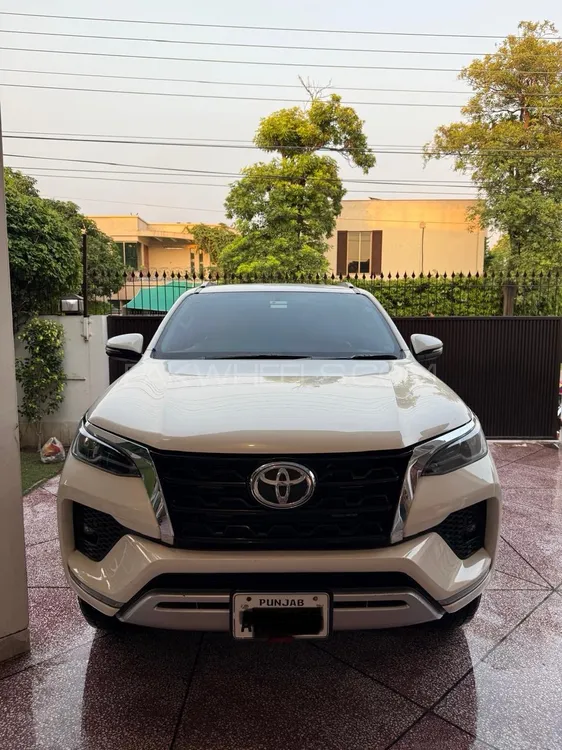 Toyota Fortuner 2021 for Sale in Lahore Image-1