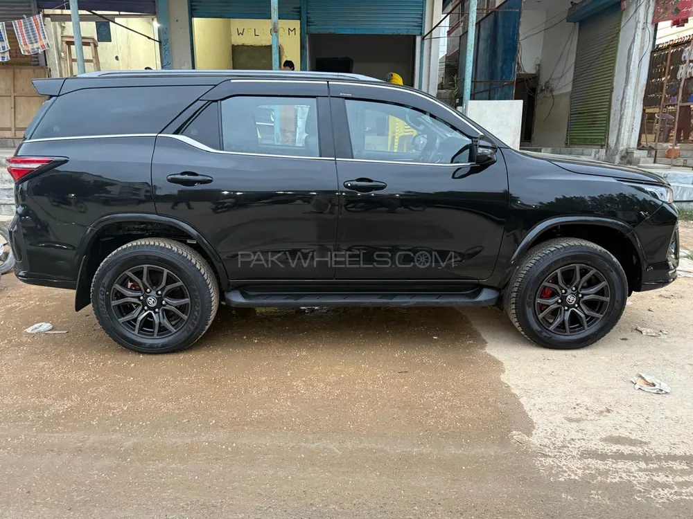 Toyota Fortuner 2024 for Sale in Karachi Image-1