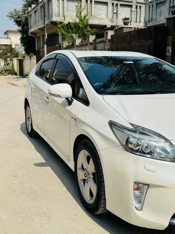 Toyota Prius 2014 for Sale in Wah cantt Image-1