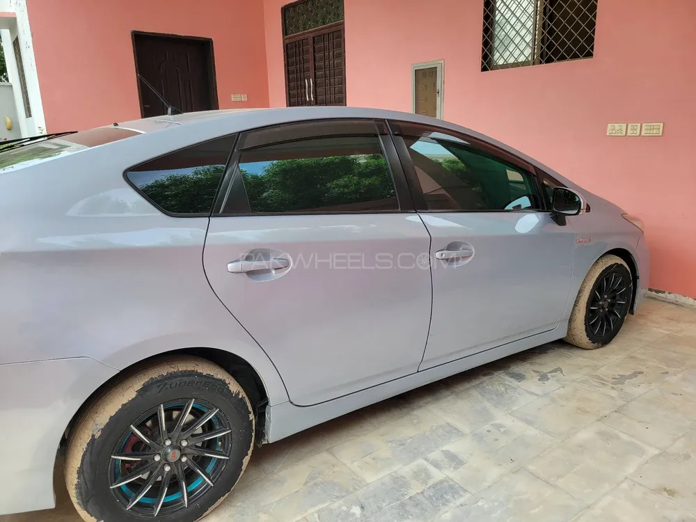 Toyota Prius 2010 for Sale in Depal pur Image-1
