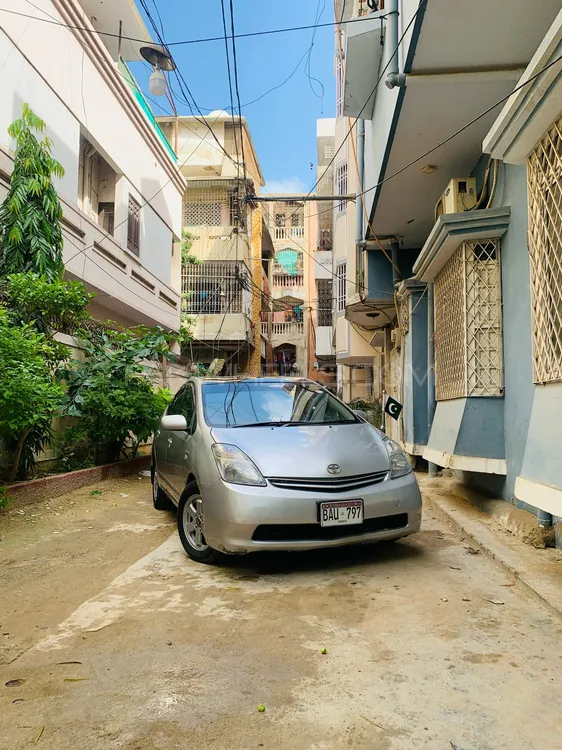 Toyota Prius 2009 for Sale in Karachi Image-1