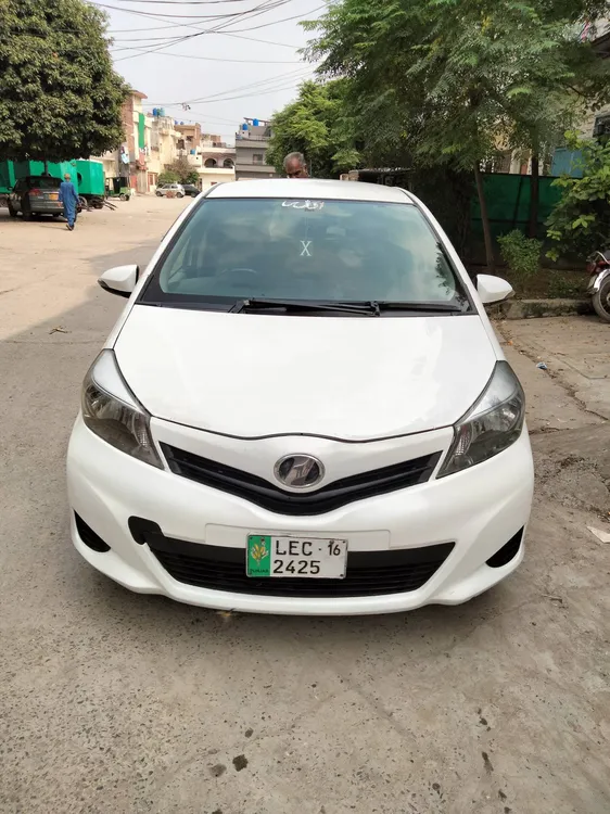 Toyota Vitz 2012 for Sale in Lahore Image-1