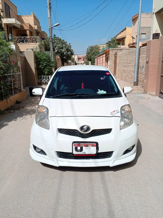 Toyota Vitz 2010 for Sale in Quetta Image-1