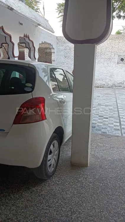 Toyota Vitz 2006 for Sale in Akora khattak Image-1