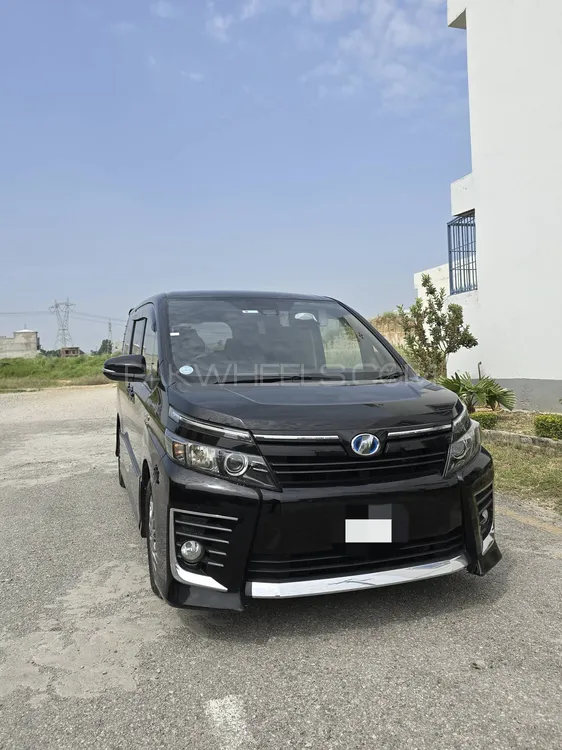 Toyota Voxy 2016 for Sale in Wah cantt Image-1
