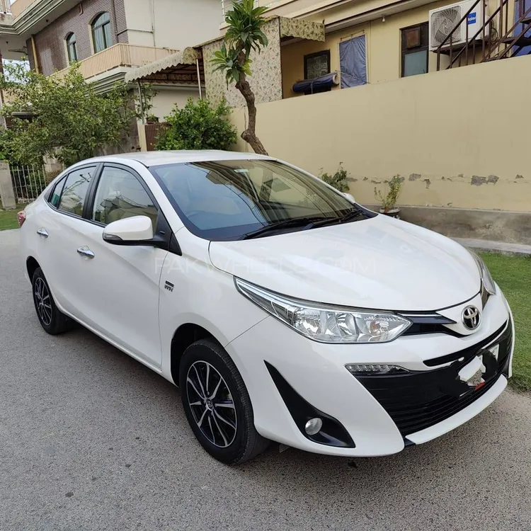 Toyota Yaris Sedan 2021 for Sale in Lahore Image-1