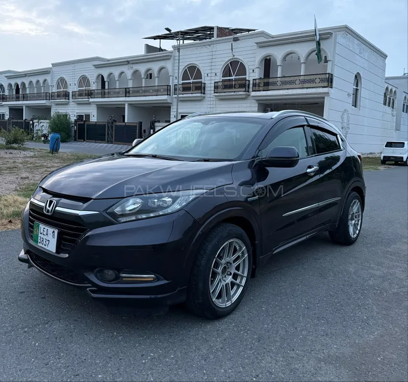 Honda Vezel 2014 for Sale in Multan Image-1