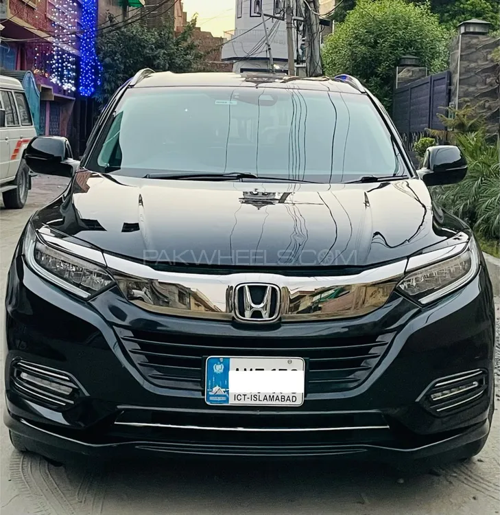 Honda Vezel 2017 for Sale in Lahore Image-1