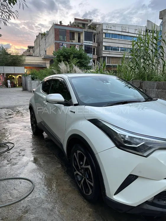 Toyota C-HR 2017 for Sale in Islamabad Image-1