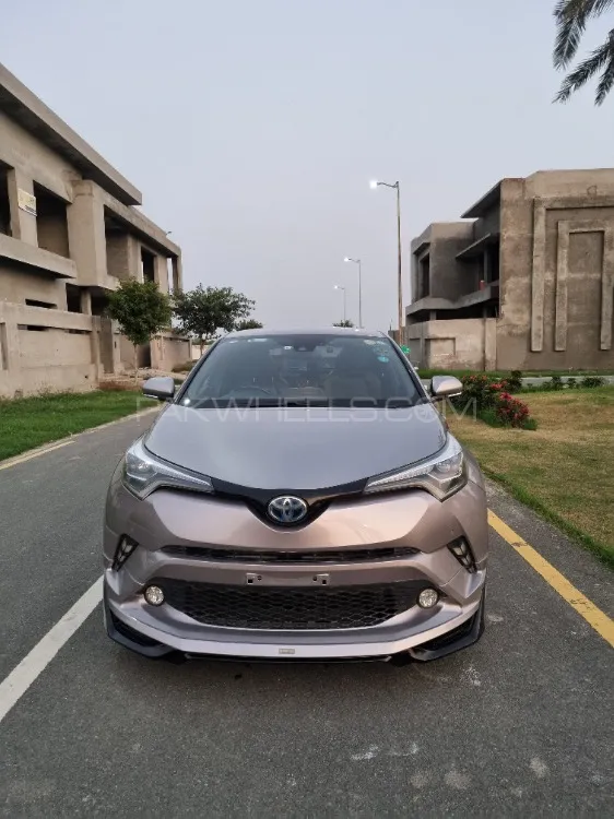 Toyota C-HR 2017 for Sale in Faisalabad Image-1