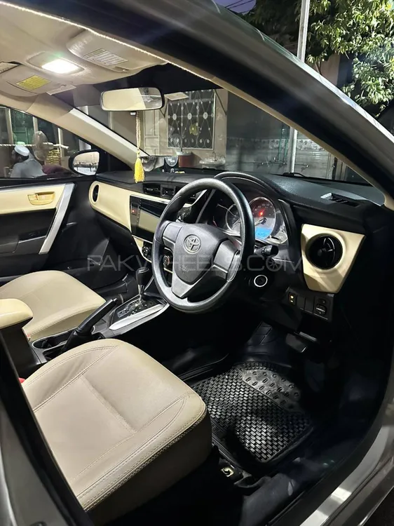 Toyota Corolla 2018 for Sale in Peshawar Image-1
