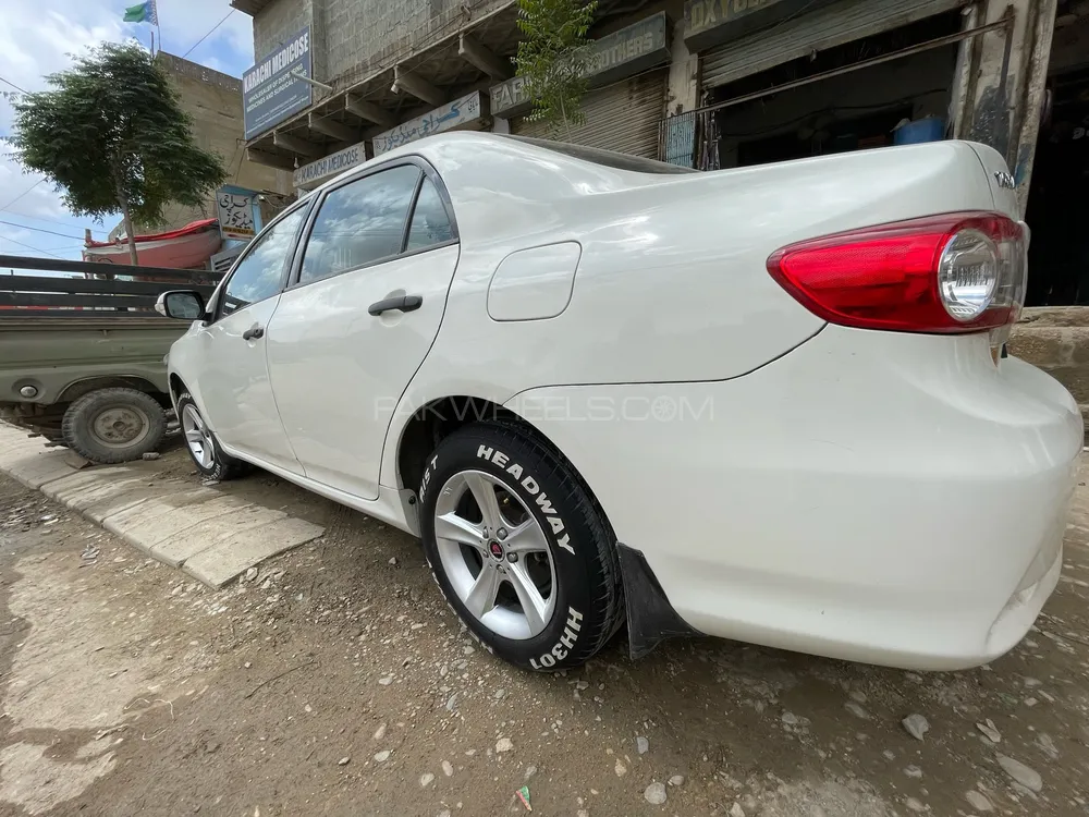 Toyota Corolla 2013 for Sale in Karachi Image-1