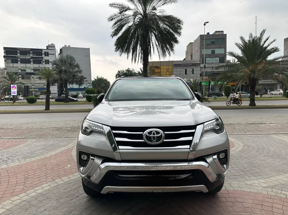 Toyota Fortuner 2018 for Sale in Lahore Image-1