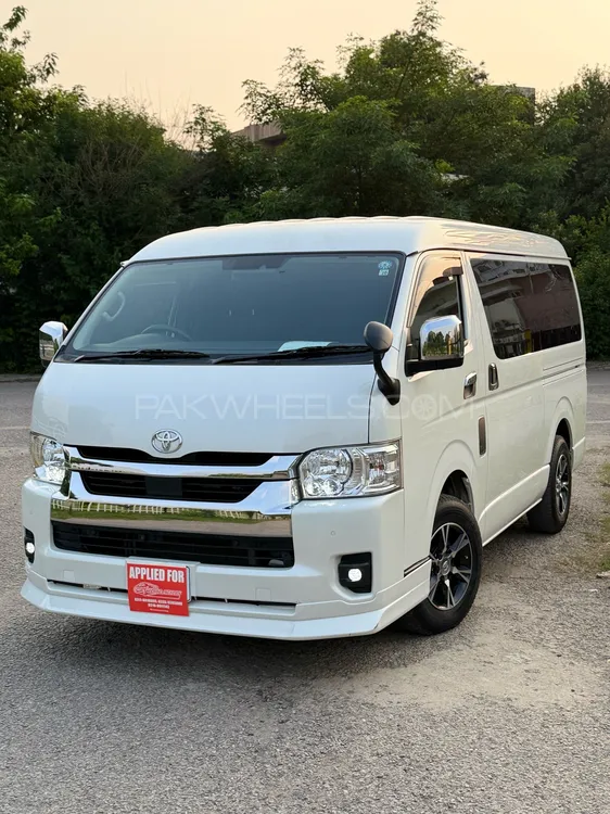 Toyota Hiace 2022 for Sale in Islamabad Image-1