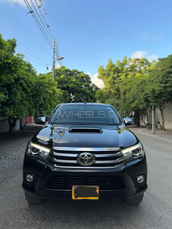 Toyota Hilux 2017 for Sale in Karachi Image-1