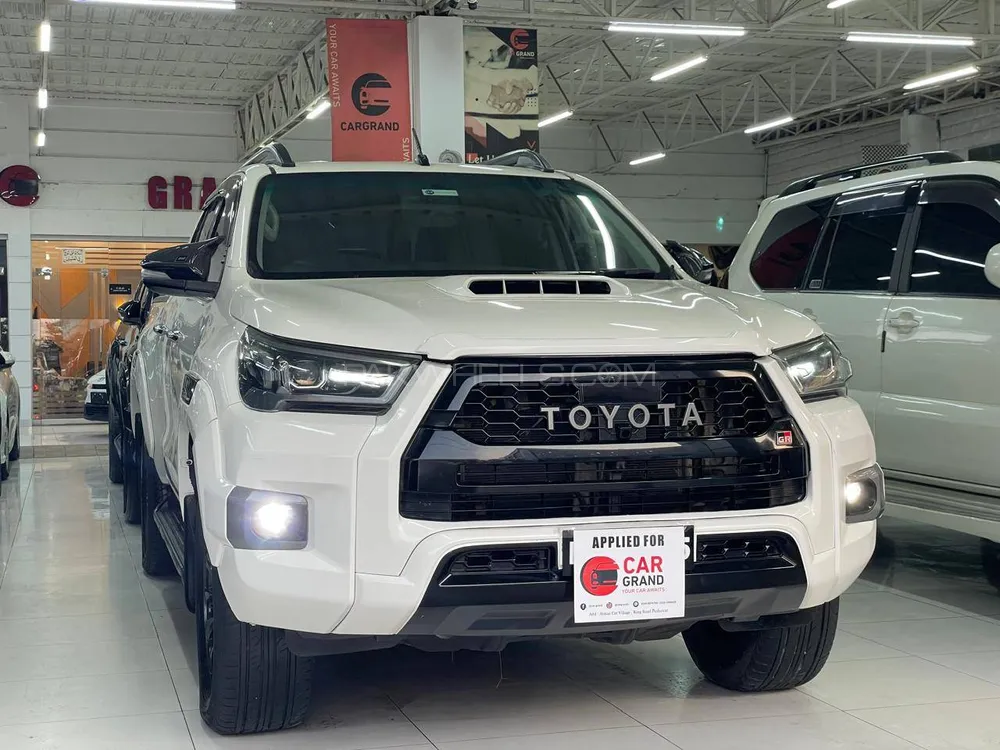 Toyota Hilux 2017 for Sale in Peshawar Image-1