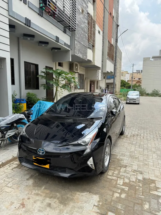 Toyota Prius 2016 for Sale in Karachi Image-1