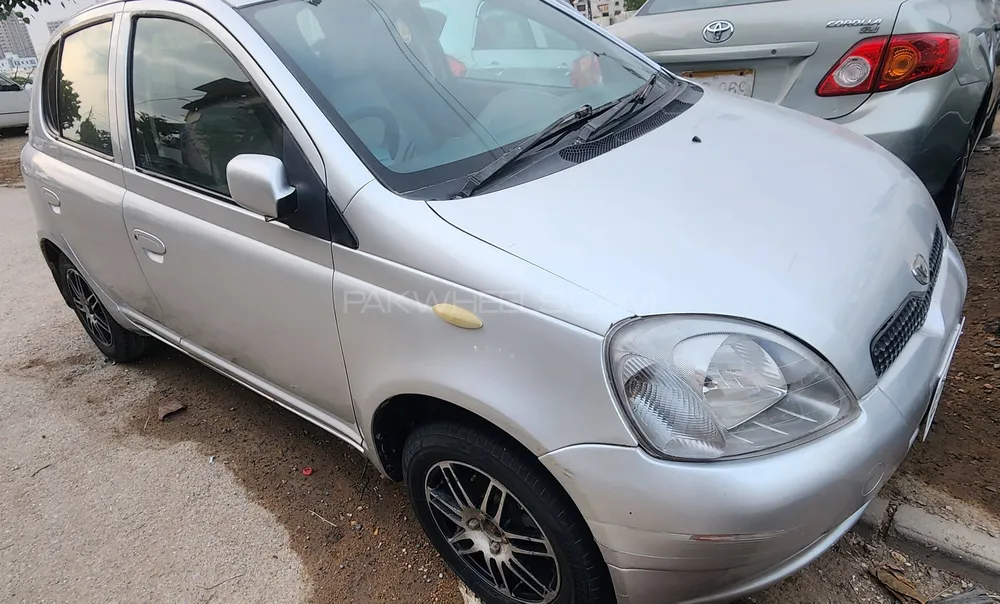 Toyota Vitz 2000 for Sale in Karachi Image-1