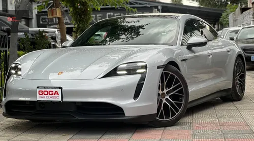 Porsche Taycan Base Model 2021