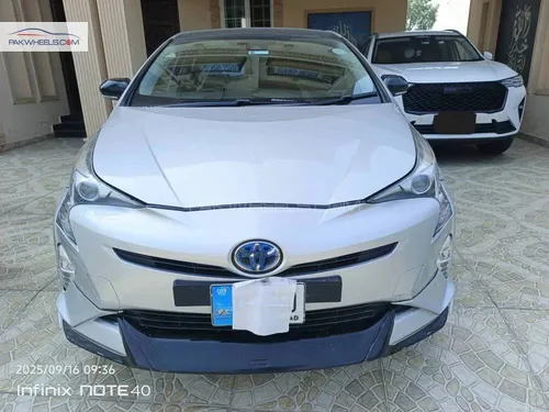 Toyota Prius S 2016