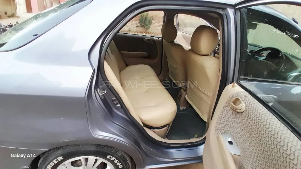 Honda City 2004 for Sale in Toba Tek Singh Image-1