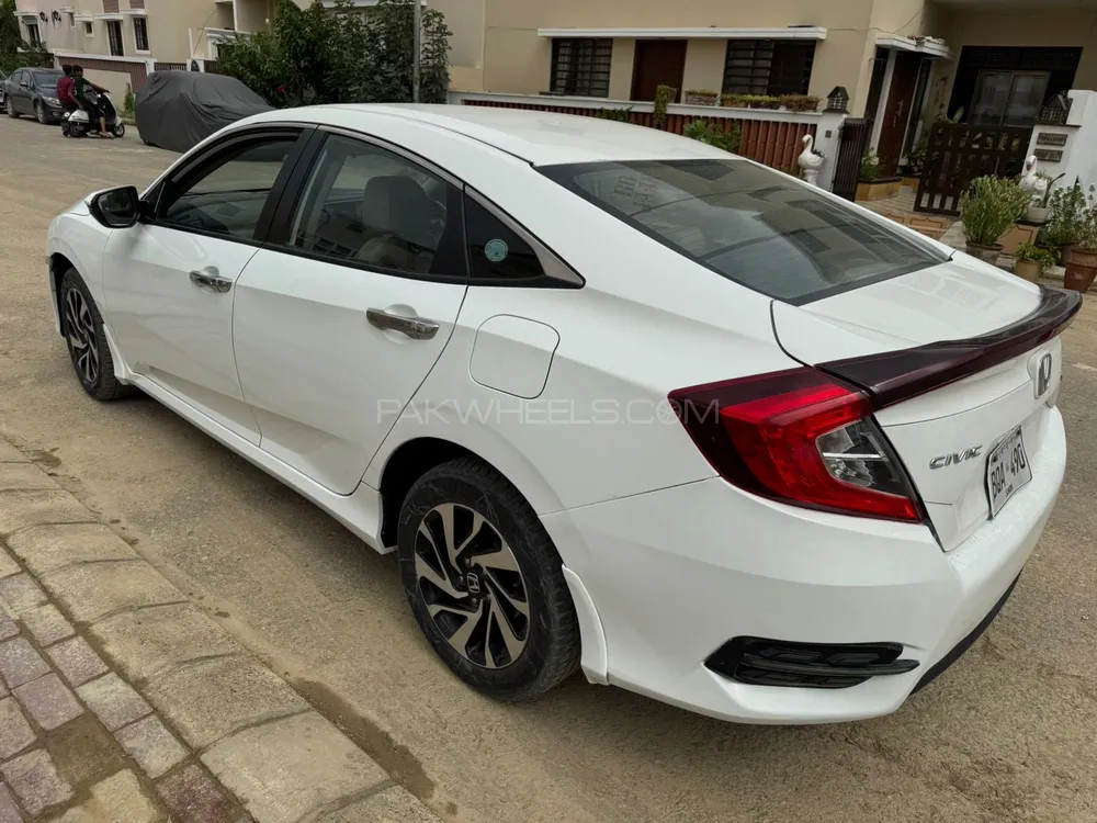 Honda Civic 2018 for Sale in Karachi Image-1