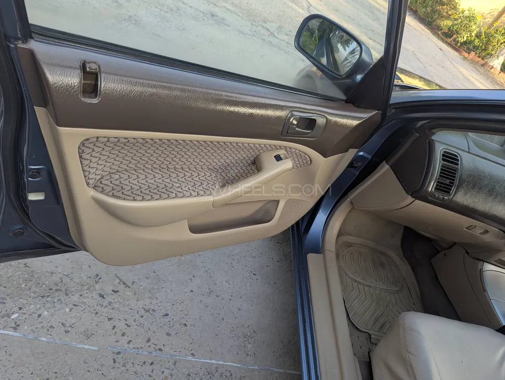 Honda Civic 2005 for Sale in Lahore Honda Civic 2005 for Sale in Lahore Image-17