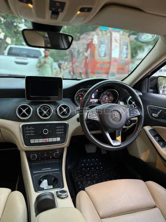 Mercedes Benz GLA Class 2018 for Sale in Karachi Mercedes Benz GLA Class 2018 for Sale in Karachi Image-6