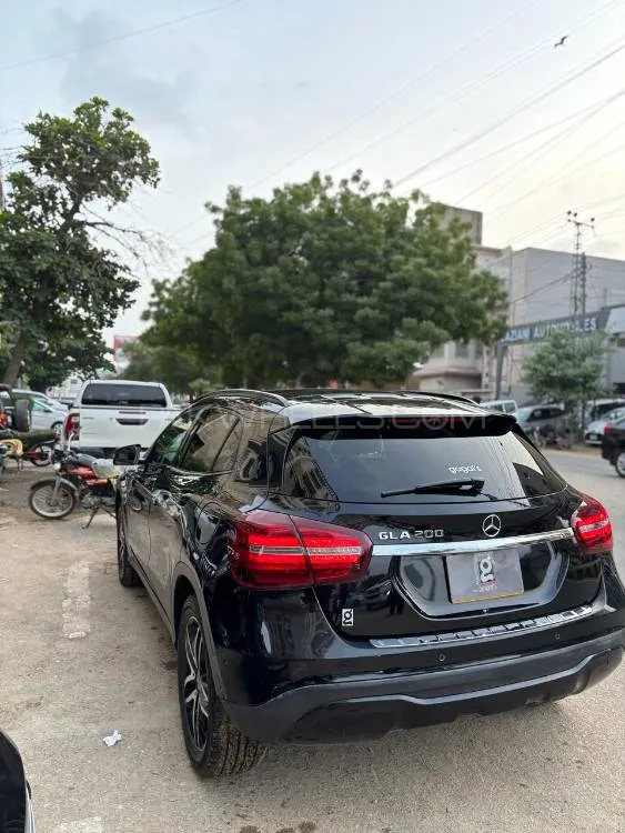 Mercedes Benz GLA Class 2018 for Sale in Karachi Mercedes Benz GLA Class 2018 for Sale in Karachi Image-9