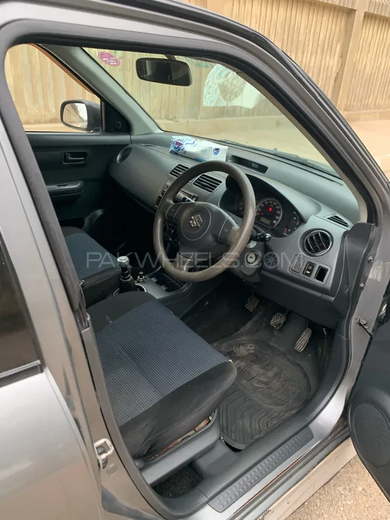 Suzuki Swift 2011 for Sale in Karachi Image-1