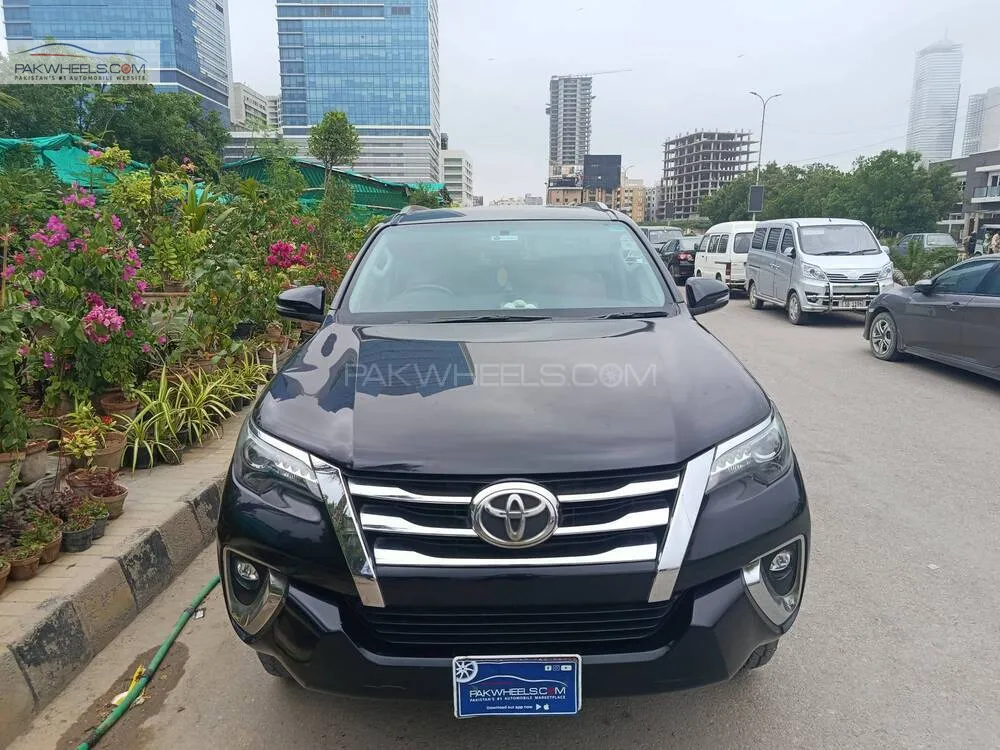 Toyota Fortuner 2021 for Sale in Karachi Image-1