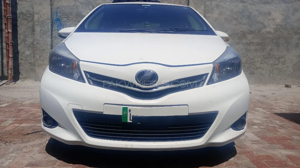 Toyota Vitz 2012 for Sale in Bahawalpur Image-1