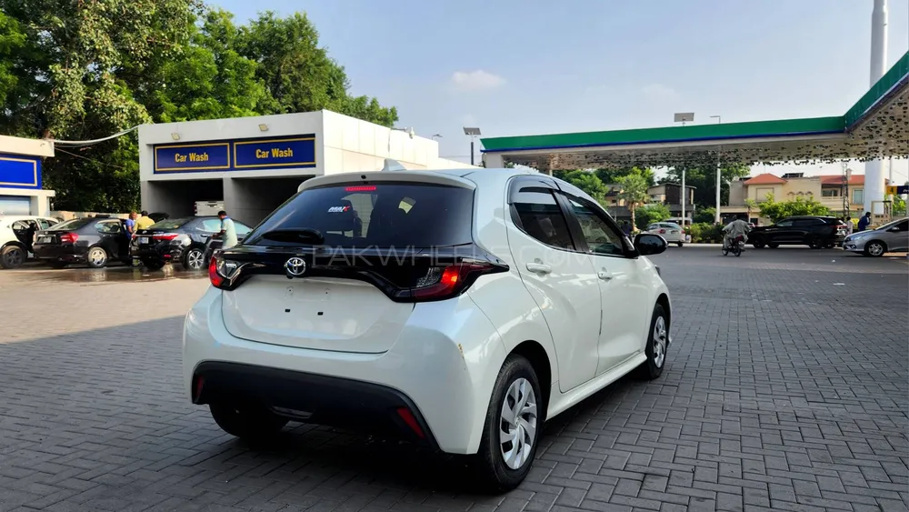 Toyota Vitz 2022 for Sale in Lahore Image-1