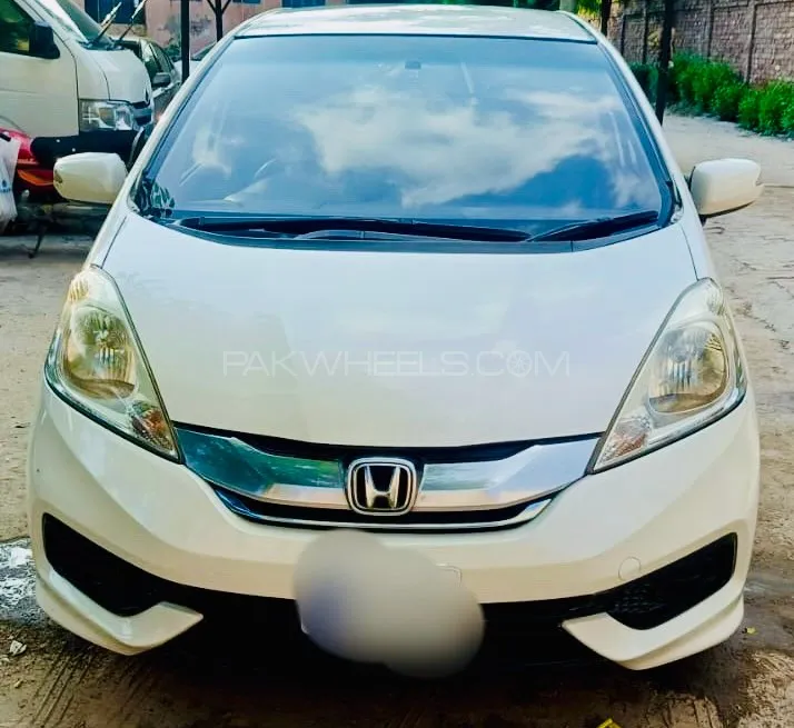 Honda Fit 2014 for Sale in Faisalabad Image-1