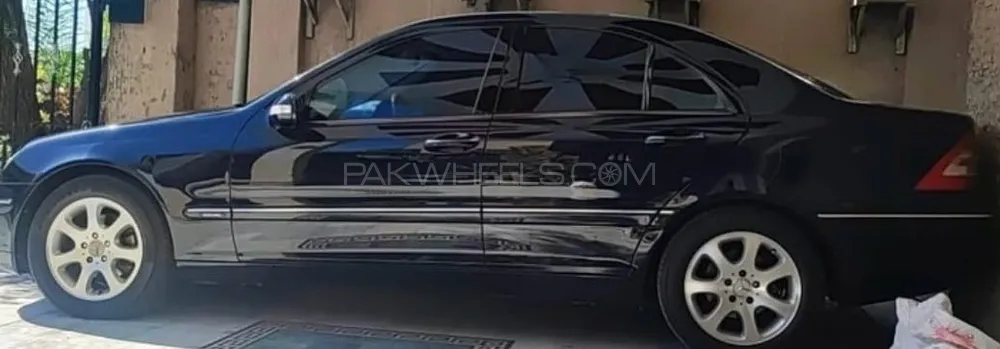 Mercedes Benz C Class 2001 for Sale in Abbottabad Image-1