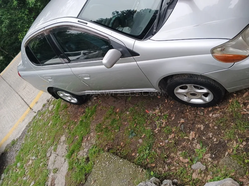 Toyota Platz 2000 for Sale in Lahore Toyota Platz 2000 for Sale in Lahore Image-2