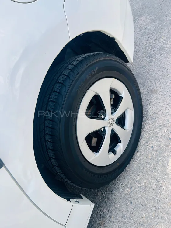 Toyota Prius 2014 for Sale in Multan Toyota Prius 2014 for Sale in Multan Image-7